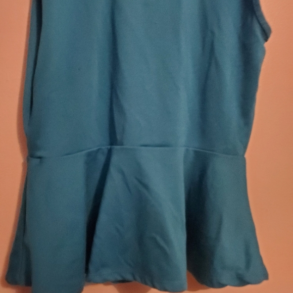 LOT OF 2 - U2B Red/Blue Shirt - Size M (read description) - Picture 11 of 12